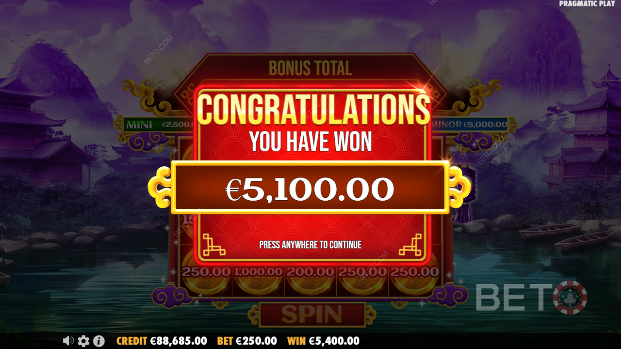Nyerd meg téted 10,000-szeresét a Chests of Cai Shen videó nyerőgépen!