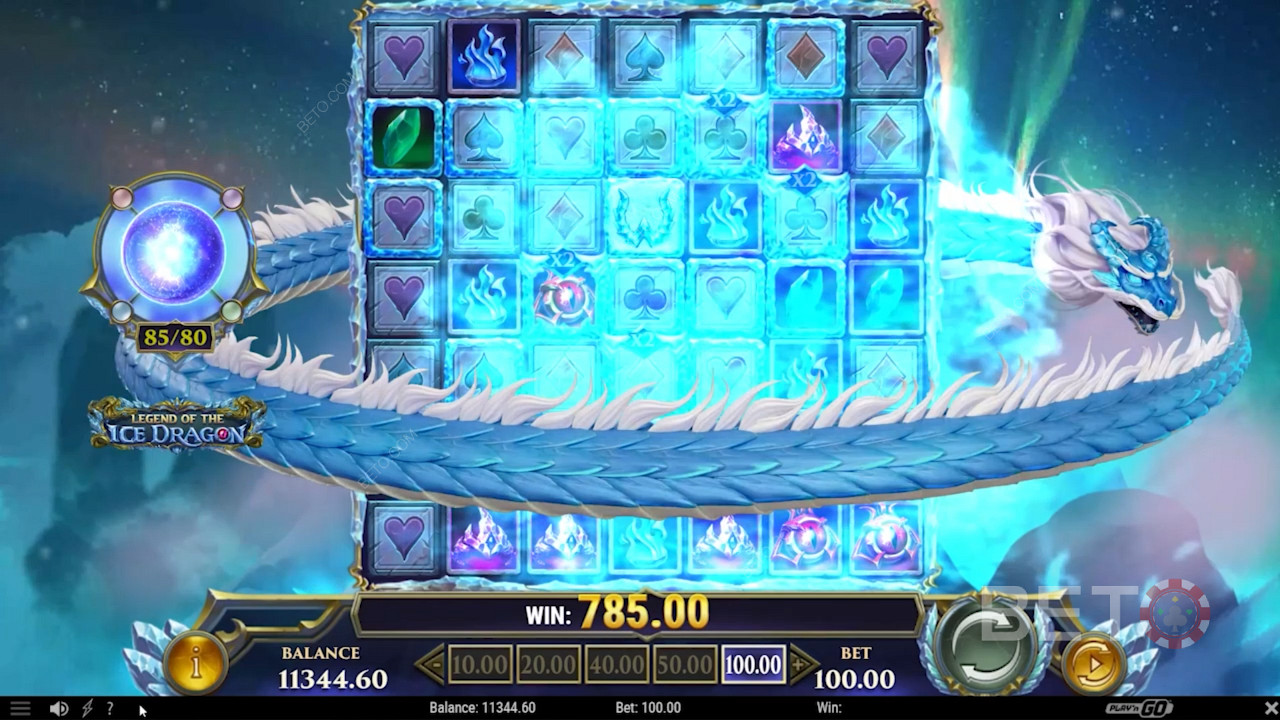 Indítsd el a Dragon Blastot 80 nyerő szimbólum összegyűjtésével a Legend of the Ice Dragon nyerőgépen.