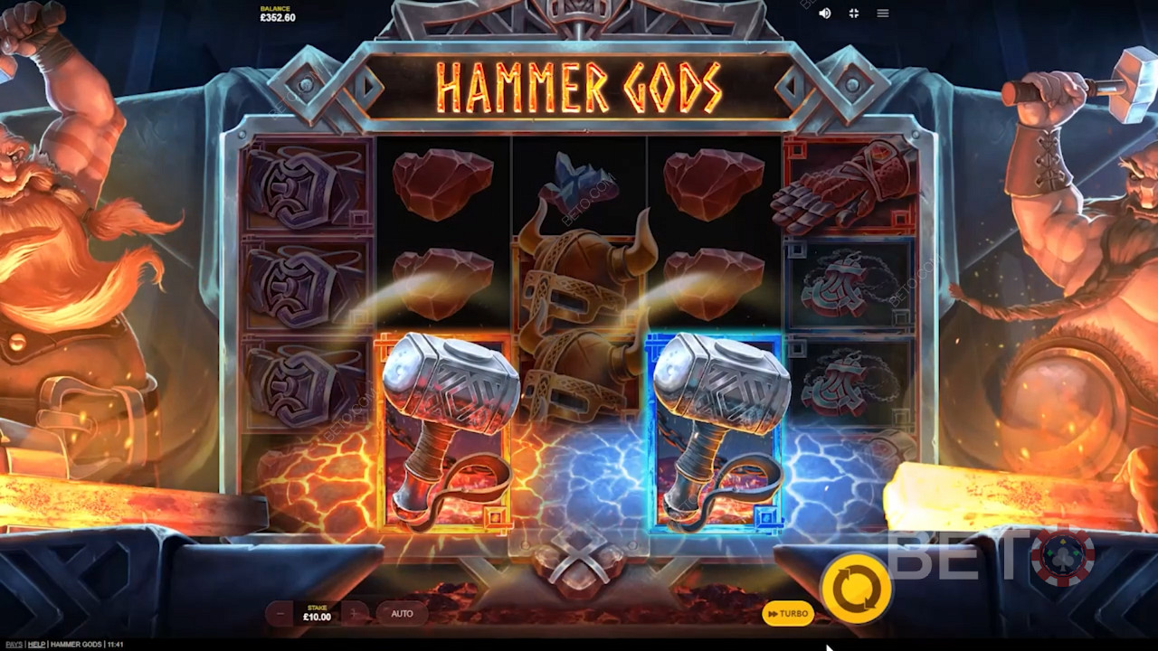 A piros és a kék kalapáccsal ingyenes pörgetéseket indíthatsz a Hammer Gods nyerőgépben.