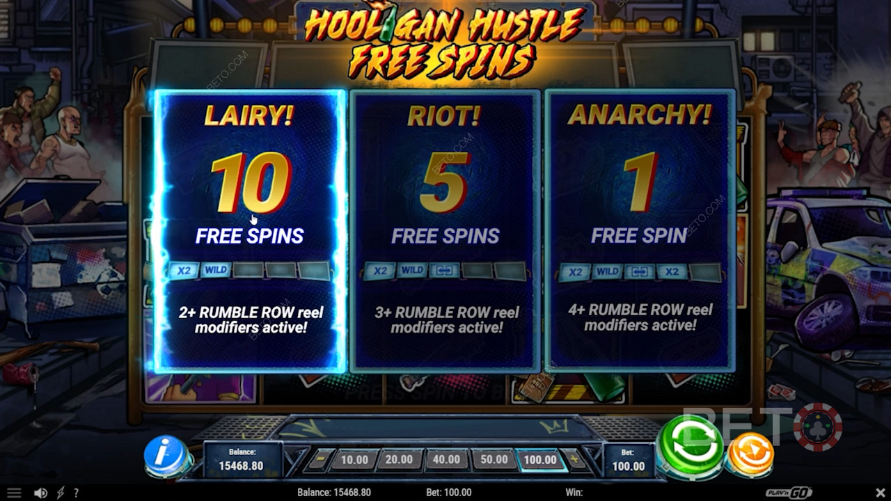 Válassza ki az ingyenes pörgetés típusát a Hooligan Hustle nyerőgépben