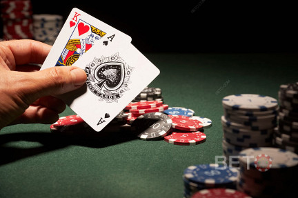 Minden, amit az online pókerről tudni kell 2022-ben